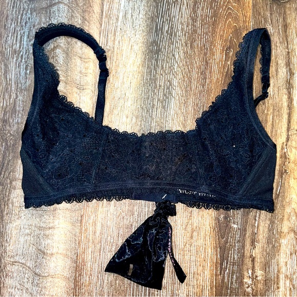 Victoria's Secret Other - NWOT Victoria’s Secret Black Very Sexy Bralette Lace Lingerie Bra Size small